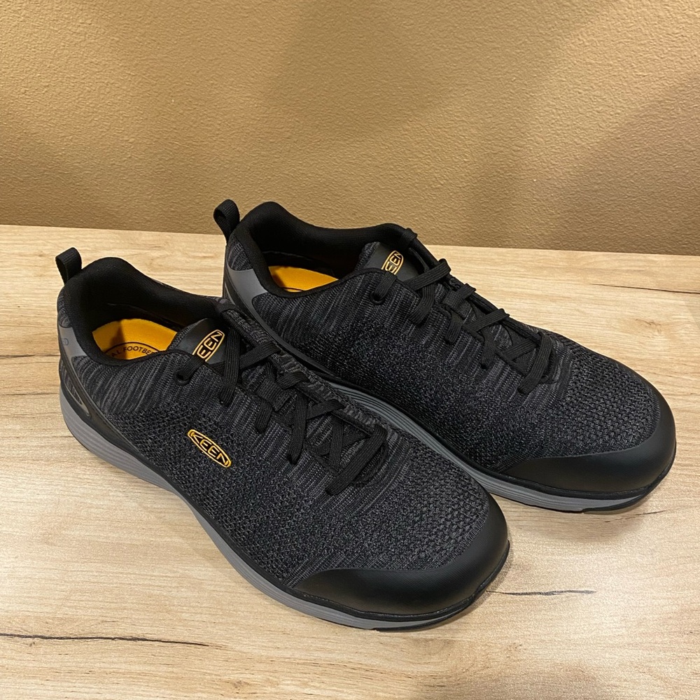 NWOT KEEN UTILITY Men's Black Athletic Shoes. Size 13D